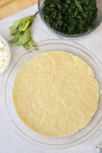 LCHF Spinach and feta pie is incredibly tasty, beautiful, healthy and nutritious. It's also mega easy. | ditchthecarbs.com