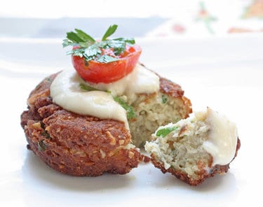 Cauliflower falafel with mayonnaise and cherry tomato