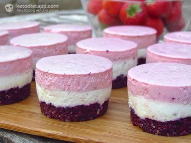 Striped berry mini cupcakes