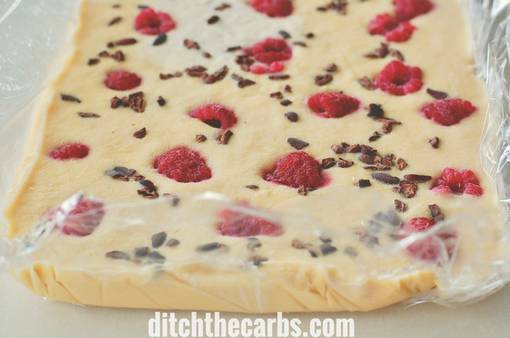Low carb ice cream bars with berries and sugar-free chocolate chips