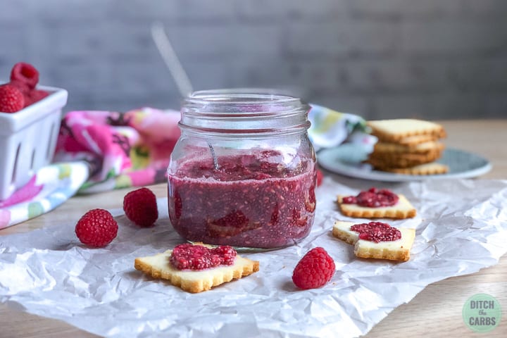 low carb crackers topped with DIY sugar free jam