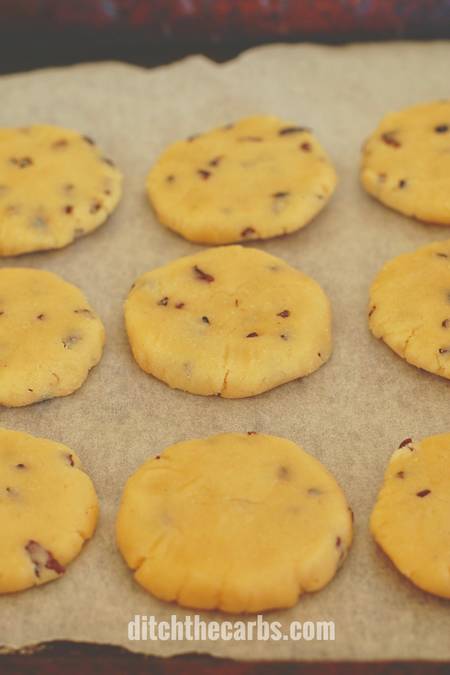 Quick and easy sugar free, gluten free, coconut flour chocolate chip cookies. | ditchthecarbs.com