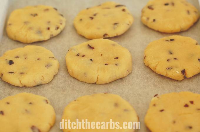 Quick and easy sugar free, gluten free, coconut flour chocolate chip cookies. | ditchthecarbs.com