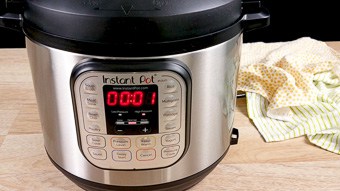 Instant Pot with 1 minute on the clock timer