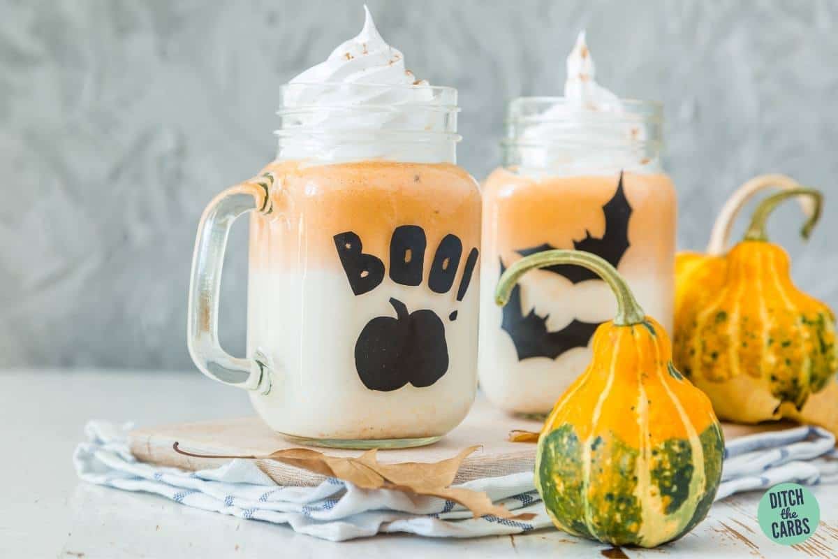 pumpkin psice latte in Halloween mason jars